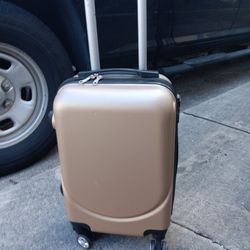 Cabin Hardcase Suitcase With 360 Spinner Wheels  Lightweight 