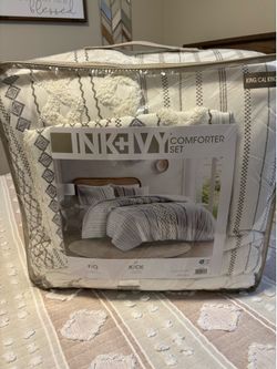 Ink +Ivy Bedding (see description)
