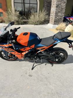 2023 KTM 390 RC