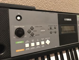 Yamaha PSR-E233 Keyboard / used for Sale in North Las Vegas, NV