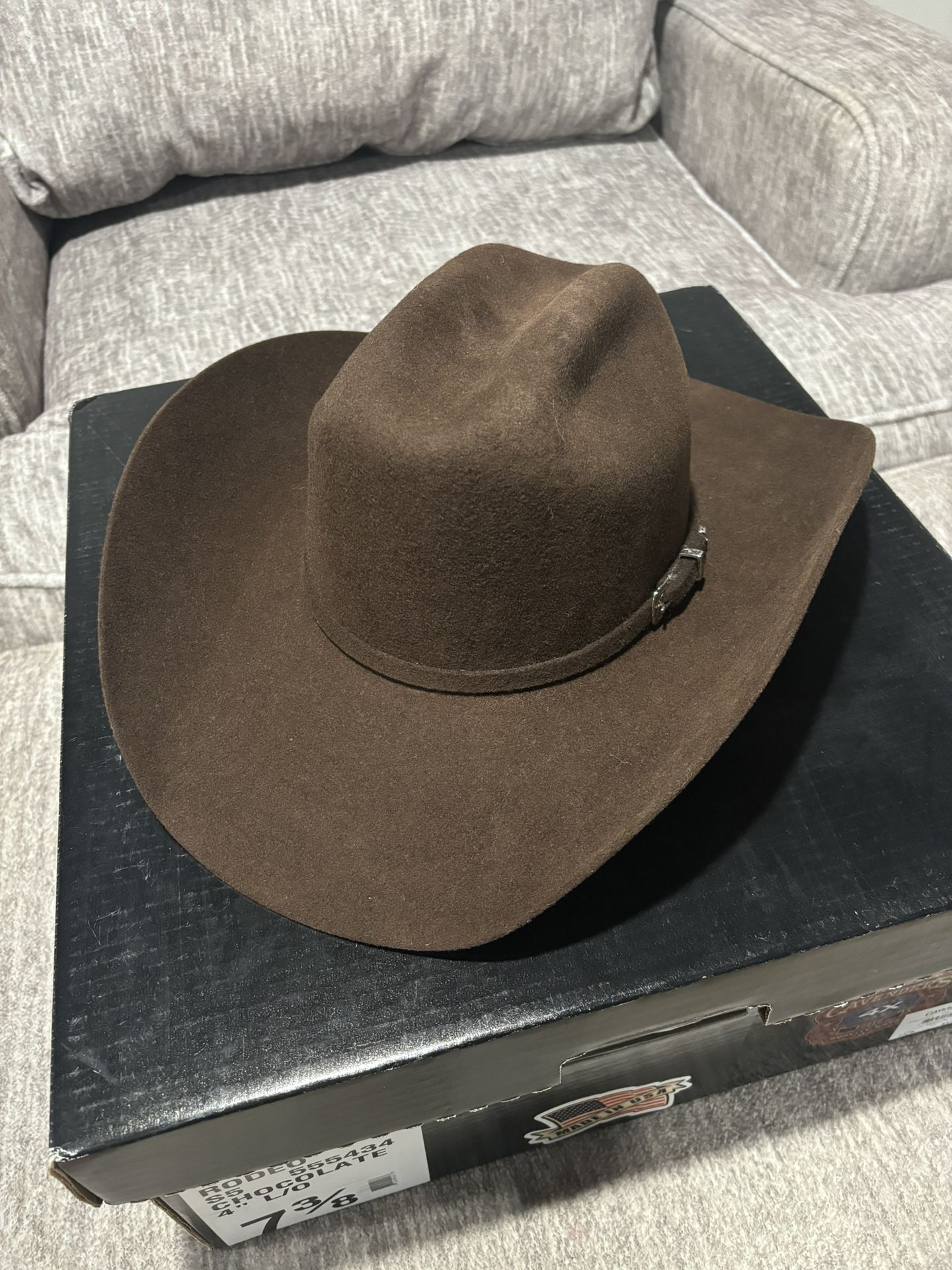 Cavender's Rodeo Collection Chocolate 4X Felt Cowboy Hat size 7 3/8