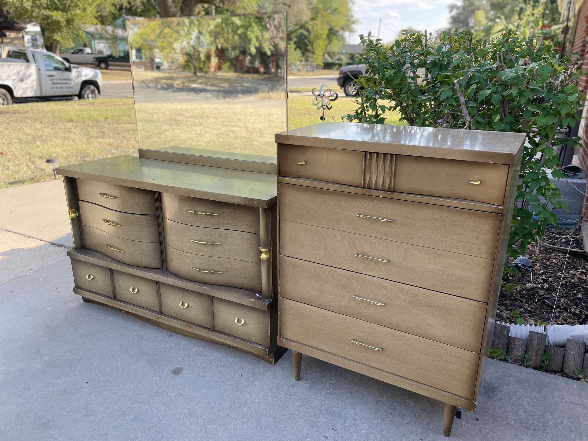 Bassett Furniture Set Of 2 Dressers for Sale in Wichita, KS OfferUp