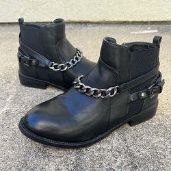 Black Booties With Chain Size 7.5