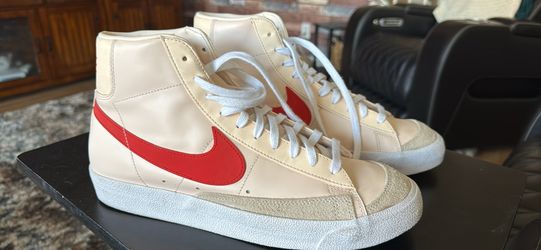 Just like new Nikes blazers! In great shape. Worn once…. Maybe! Size 12 men’s. $50 cash. Pickup on Ellsworth and Guadalupe in East Mesa.