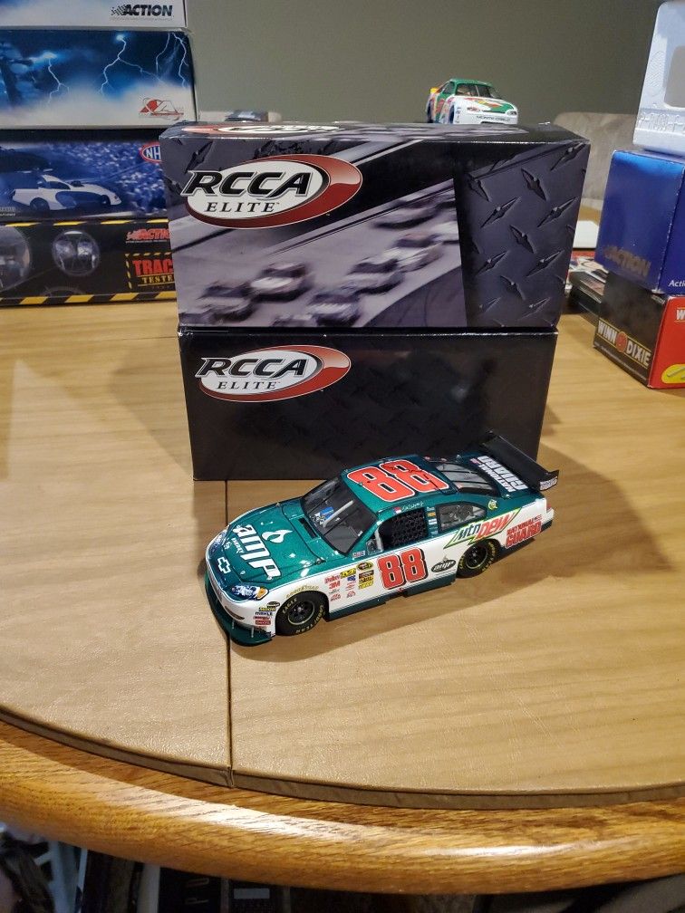 1/24 Dale Earnhardt Jr(Elite)2010 Nascar Diecast Car