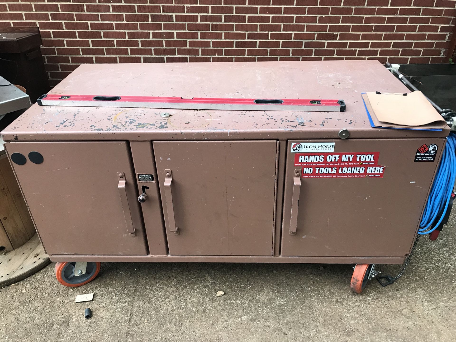 Knaack war wagon job box work table