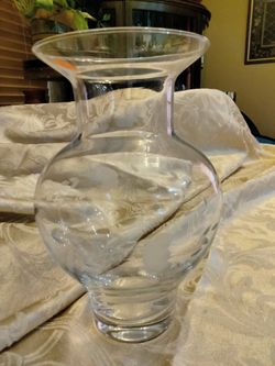 New Never Used Princess House Crystal, Heritage Pattern 9" Tall, 6" W  Vase $20 Firm