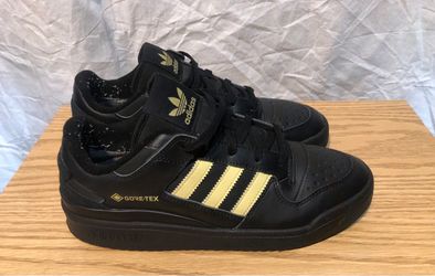 adidas GORE-TEX Low Top Sneaker Black Beige Lace Up Men’s US 8.5