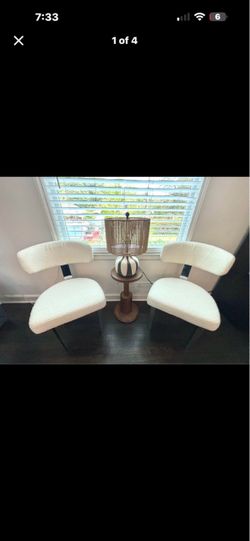Set of 2 White Boucle Accent Chairs