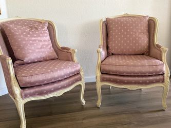 Beautiful set of 2 vintage-style accent chairs