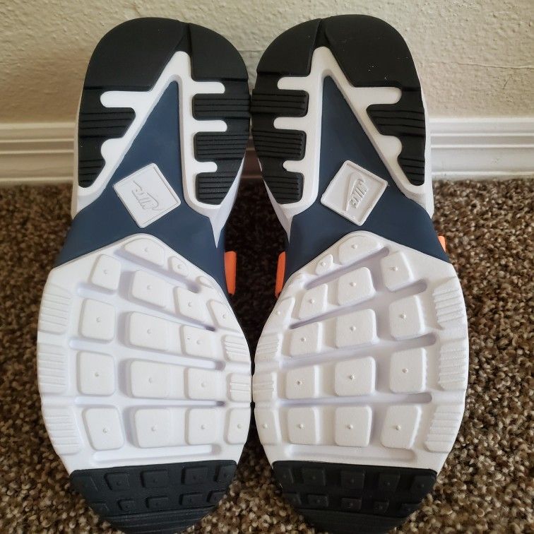 Nike Huarache Size 6Y
