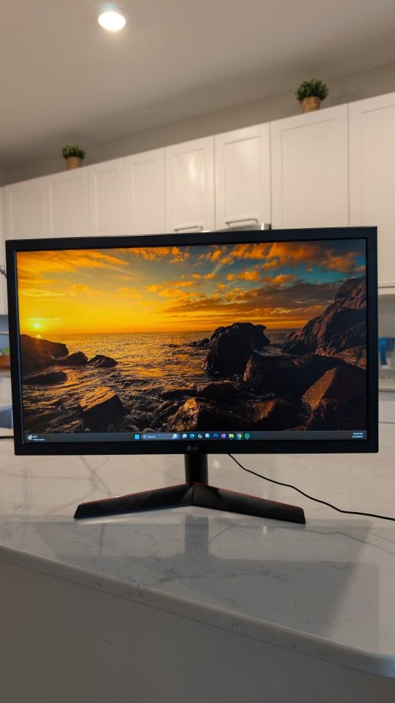 LG 24 inch UltraGear FHD 144Hz 1ms Gaming Monitor with FreeSync.
