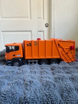 Brudder man garbage truck