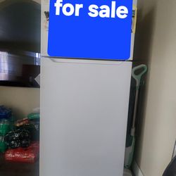 Standard refrigerator white