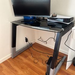 GLASS DESK FOR SALE 100$