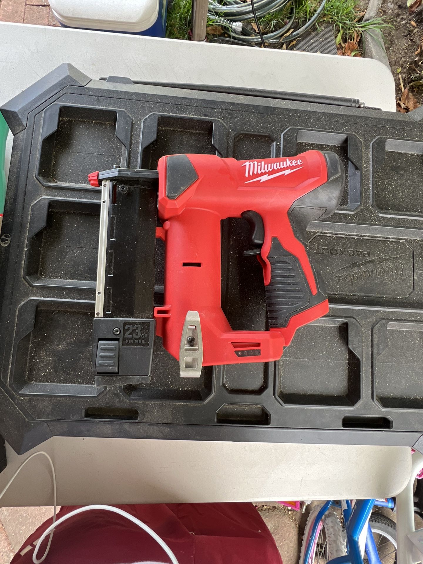 Milwaukee 23g Pin Nailer 
