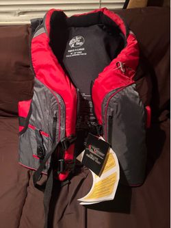 2 Brand New Bass Pro Shops Deluxe Fishing Life Vests – XL – $80 for Both