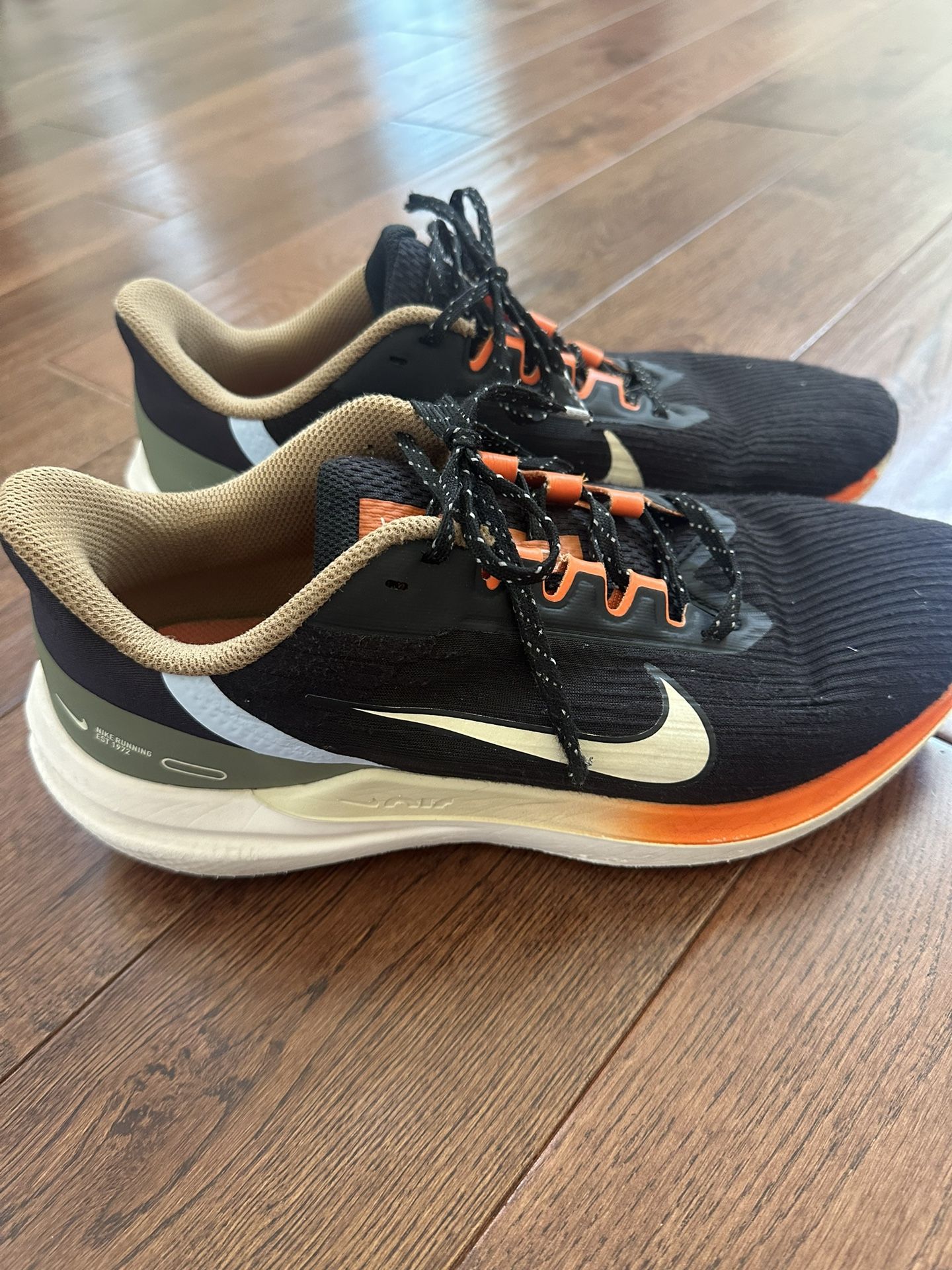 Nike boy’s shoes