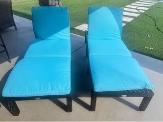 Brand new 6 position lounge chairs