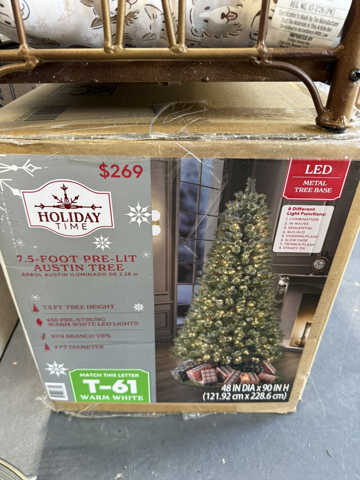 Christmas Tree 7.5’ LED White Lights