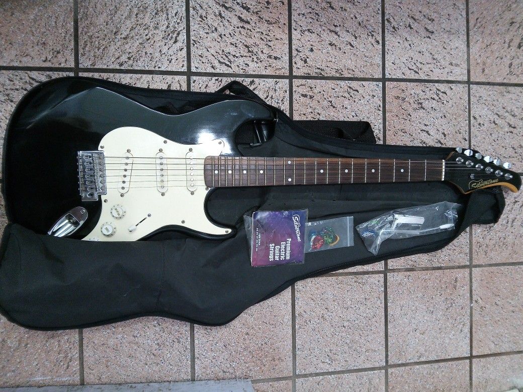 Silvertone Electric Guitar And Accessories