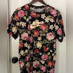 Nike Tee Floral Print