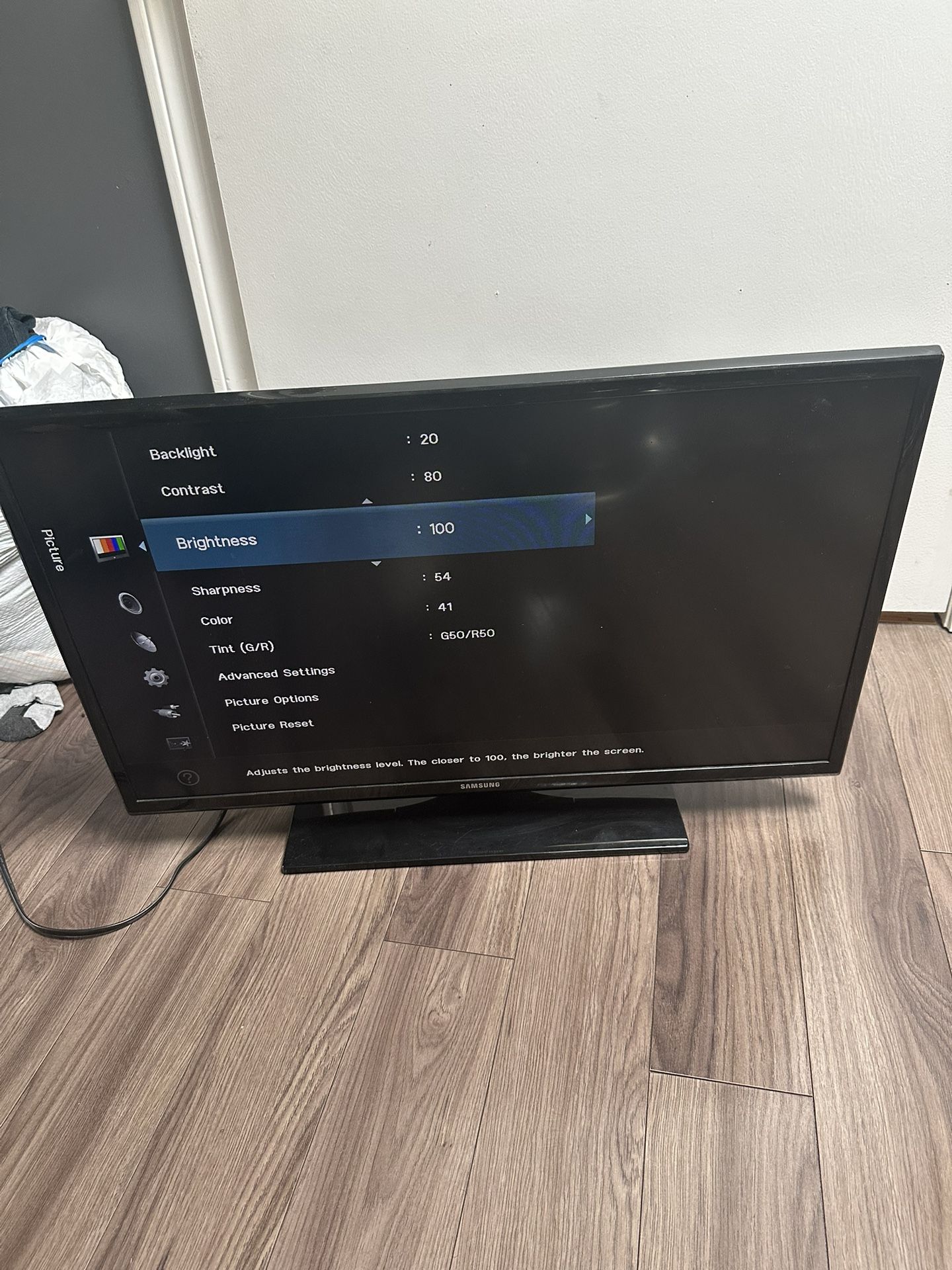 Samsung Tv 28”