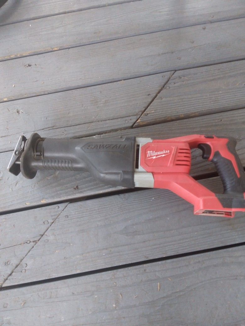 Milwaukee M18 Sawzall