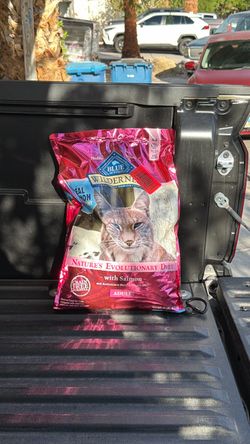 Blue Buffalo Wilderness Adult Cat Food Salmon
