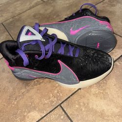 Lebrons XXII Crown Jewel Size 10.5 Shoes