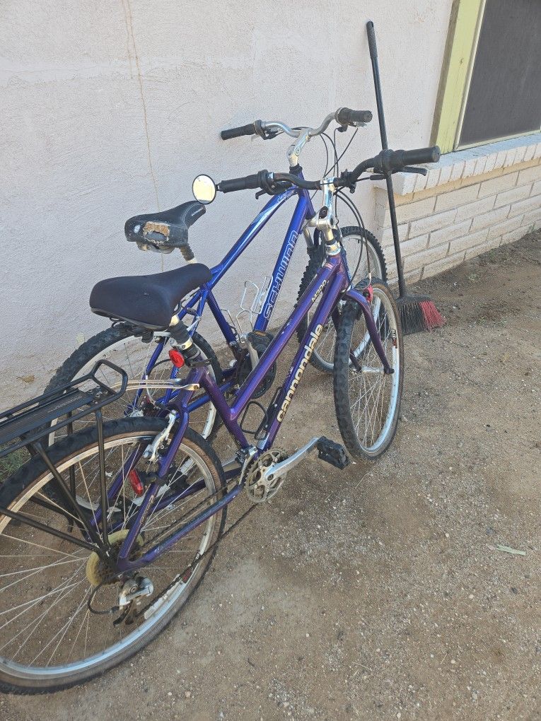Clear Creek, Schwinn bike.
M three hundred Cannondale bikes.
It needs a little bit of work.Other than that, it's still in good shape
