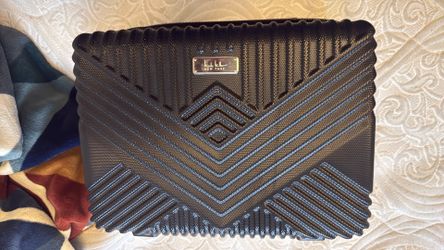 Traveling tote