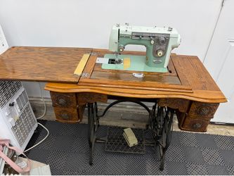 New Home Vintage Sewing Machine