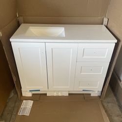 Bannister 43 in. Single Sink White Freestanding Bath Vanity with Granite-Look Colorpoint White Cultured Marble Top 