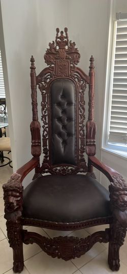 King lions throne chair
