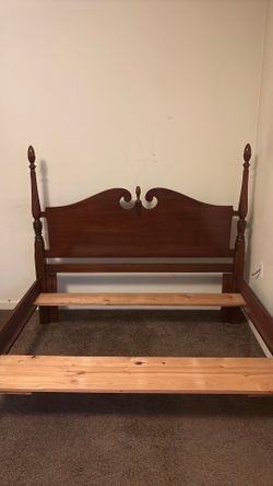 Antique queen or four bed