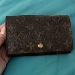 Authentic Louis Vuitton Monogram Compact Wallet 