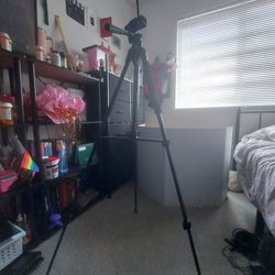 5 Foot Swivel Tripod With Phone And Tablet Holder 