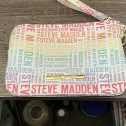 Steve Madden Wristlet 