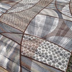 VERY NICE 8 FT BY 10 FT AREA RUG 