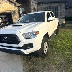 4X4 V6 CREW CAB TOYOTA TACOMA REBUILT TEXAS TITLE ALL ORIGINAL AIRBAG GOOD LOW MILES 49,496 LIKE NEW $24,500 CASH YOU CAN BRING YOUR MECHANIC 