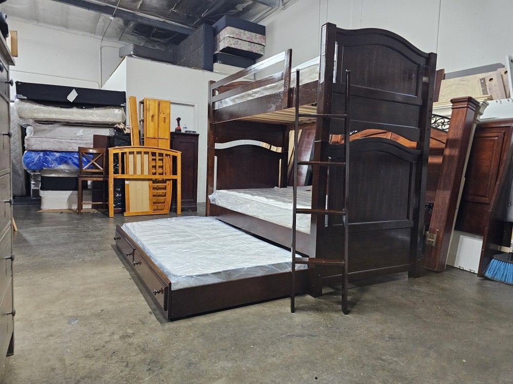 Twin Bunk Bed And Trundle 