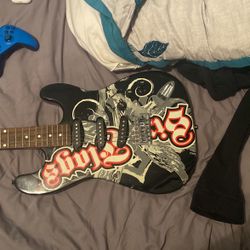 Guitar Missing 2 String Decent Condition 3 Strings Are Rusty But Can Be Replaced 