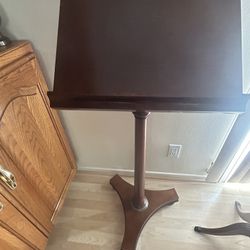 vintage music wood stand in great eooi dad condition 
