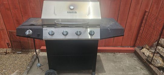 Charbroil  4-Burner BBQ