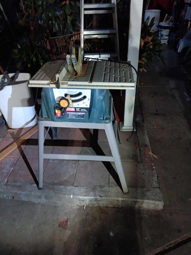 RYOBI 10" Table Saw