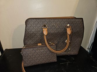 Michael Kors purses, great condition. Message with with an offer