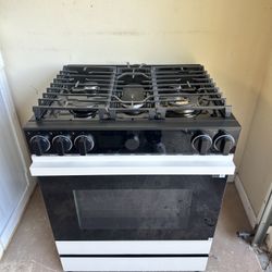 New Samsung Gas Range