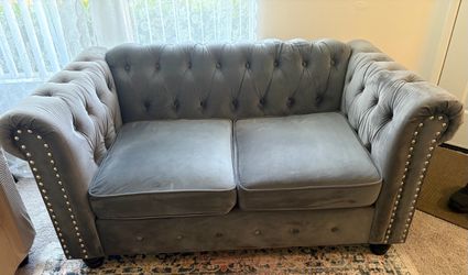 Beautiful Gray Sofa & Loveseat Set + Coffee Table