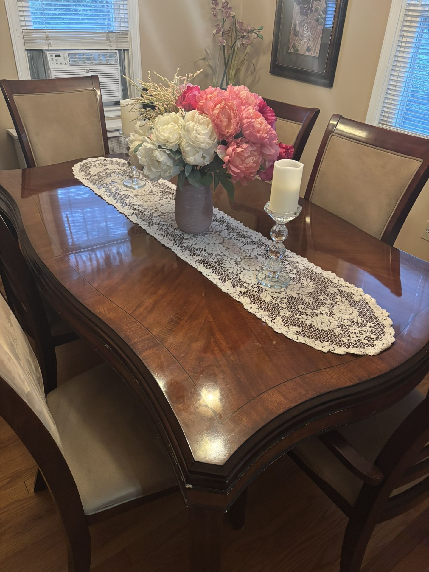 Dinner Room Table And Hutch